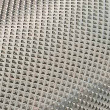 Suelo de caucho en rollo Punto Diamante en color Gris con elevada capacidad antideslizante en varias medidas.