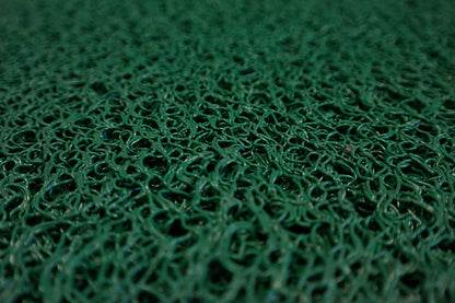 Alfombra de rizos de 15mm, fabricada en goma vinilo sin base. Disponible en rollos con una amplia variedad de colores.
