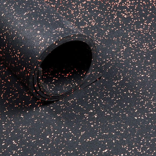 Suelo de caucho reciclado diseñado para gimnasio. En Rollo color Negro con pintas Rojas, en varias medidas y espesores. FABRICACIÓN EUROPEA.